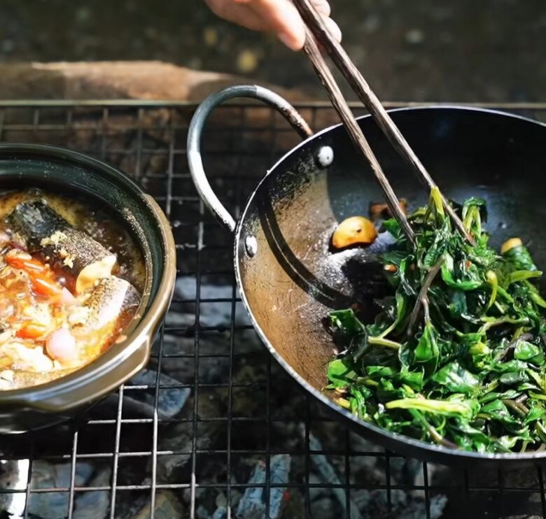 Sau clip nấu ăn gây "rối não" dân mạng, Hồ Quang Hiếu và vợ 1m80 khoe mâm cơm chân quê ai nhìn cũng thèm - 14