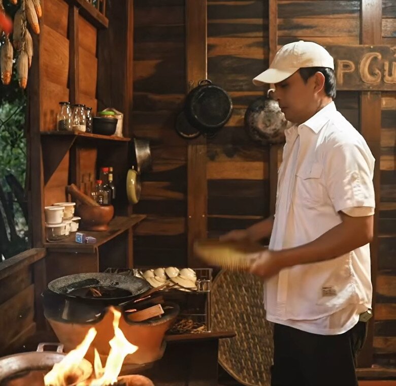 Sau clip nấu ăn gây "rối não" dân mạng, Hồ Quang Hiếu và vợ 1m80 khoe mâm cơm chân quê ai nhìn cũng thèm - 2