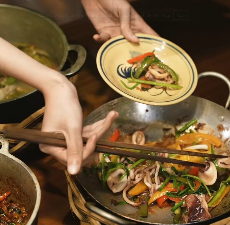 Sau clip nấu ăn gây "rối não" dân mạng, Hồ Quang Hiếu và vợ 1m80 khoe mâm cơm chân quê ai nhìn cũng thèm - 6