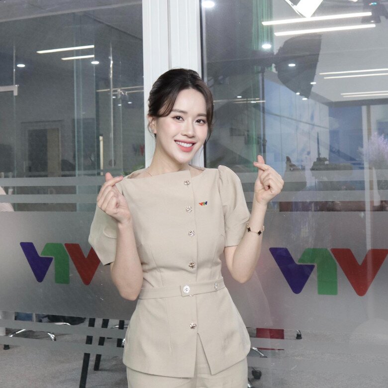 Dàn BTV VTV cùng sinh 2 con: Người 28 tuổi &#34;đủ nếp đủ tẻ&#34;, người bí mật mang bầu, sinh con ở tuổi U40 - 12