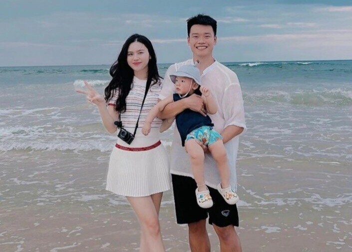 5 nàng hot girl 10X sinh con với chồng cầu thủ: Vợ Văn Cường - Văn Hậu đọ dáng nuột, "trùm cuối" quyến rũ bỏng mắt - 7