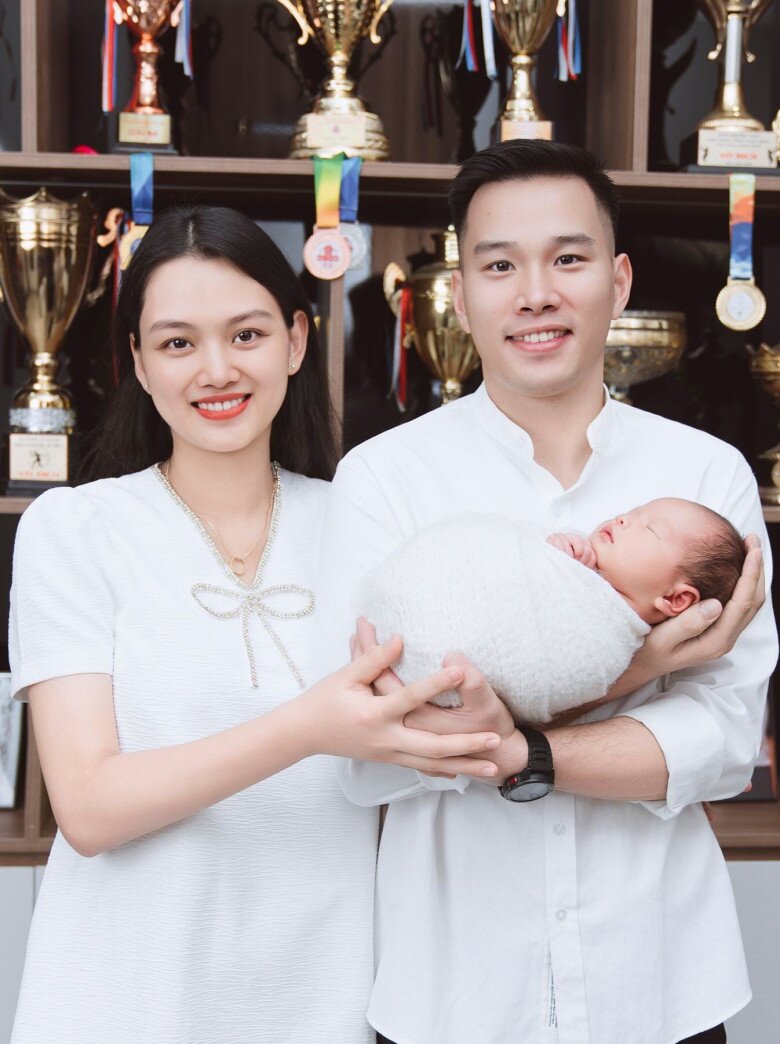 Hoa khôi 1m74 lộ diện rạng rỡ sau 2 tháng ở ẩn sinh con với thầy giáo pickleball, quý tử đầu lòng trộm vía đốn tim - 2