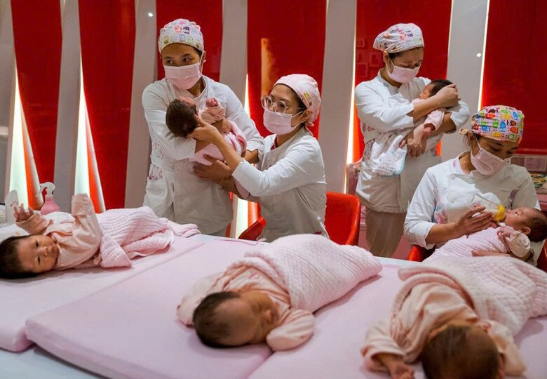 Bác sĩ đang khâu vết mổ đẻ, sản phụ 36 tuổi bất ngờ hét lên 1 câu giúp cô giữ được mạng sống - 2