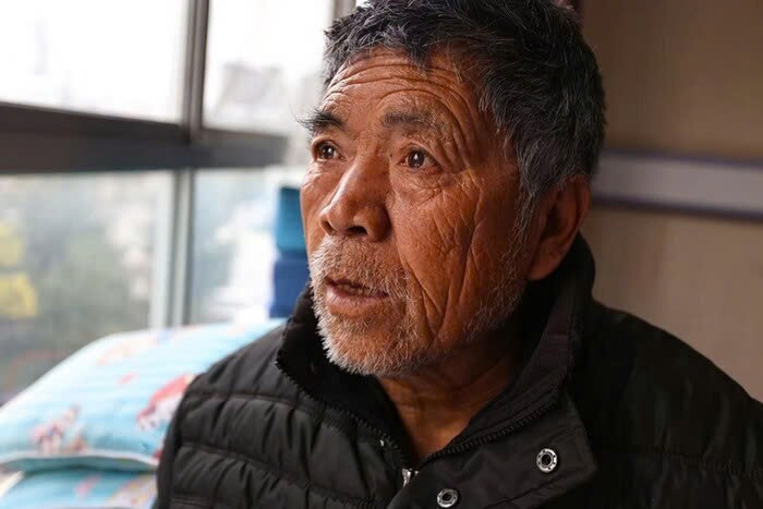 Cháu trai bại não sau ca sinh khó, ông nội bệnh nặng bươn chải cứu cháu và trái ngọt sau 4 năm - 3