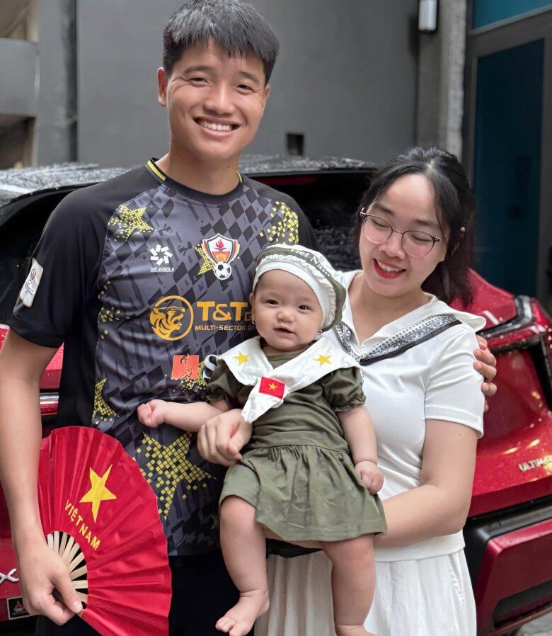 Dàn cô giáo hot girl sinh con với cầu thủ Việt: Người về dáng bỏng mắt, người thừa nhận “đẻ mướn” - 4