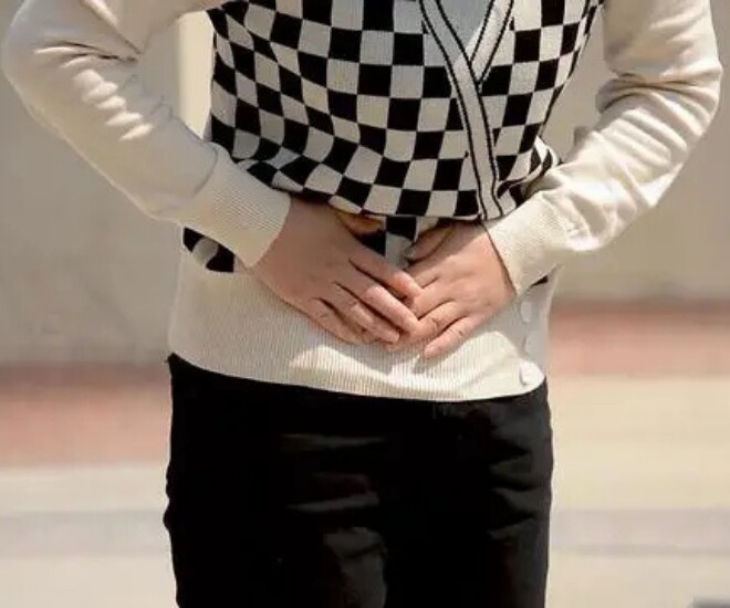 Đau bụng 1 tuần không khỏi, kết quả siêu âm khiến thiếu nữ sụp đổ, nhắc về sai lầm tai hại 2 năm trước - 1