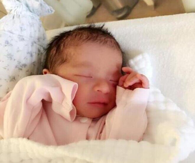 Em bé sinh ra có ngoại hình biến dạng, bác sĩ đưa ra lý do liên quan đến thói quen của chồng khi vợ mang bầu - 3