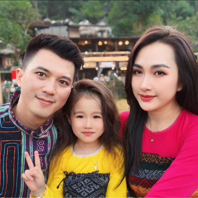 Hot girl dân tộc Thái lấy chồng là &#34;Phó cục trưởng điển trai nhất sóng VTV&#34;, sau sinh tự tin mặc hở khoe dáng nuột - 5