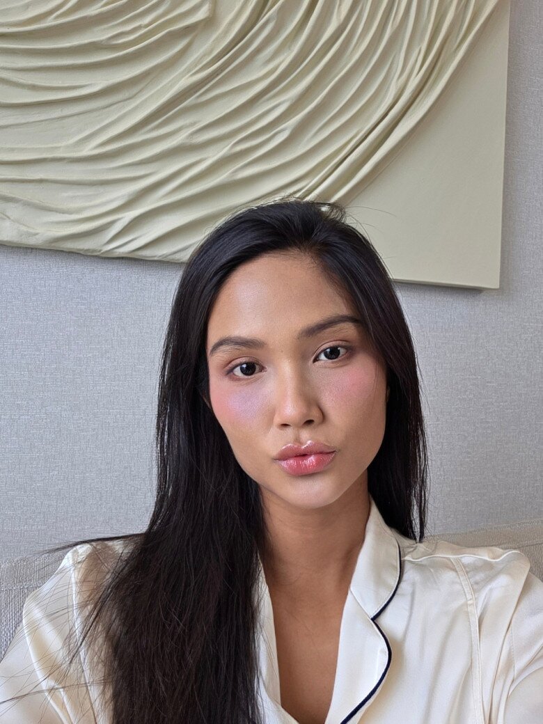 H’Hen Niê lấy lại dáng nhờ cho con bú, vòng 2 chạm mốc 70cm, phải từ chối làm điều này dù thời son rỗi rất mê - 4