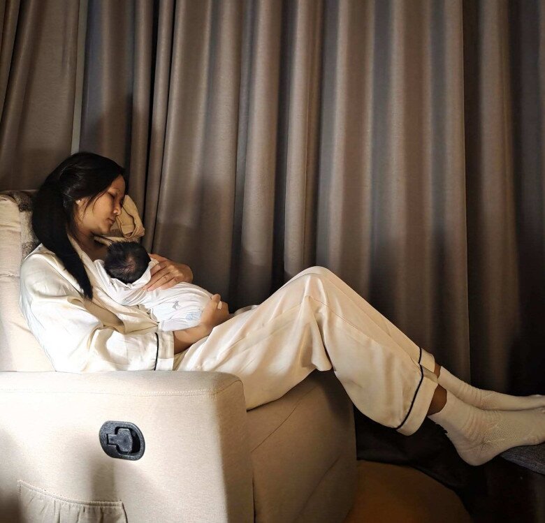 H’Hen Niê lấy lại dáng nhờ cho con bú, vòng 2 chạm mốc 70cm, phải từ chối làm điều này dù thời son rỗi rất mê - 2