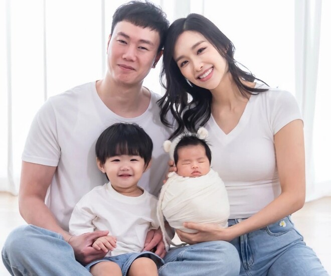 Hoa hậu gây sốt tại đảo ngọc Phú Quốc sau 3 tháng sinh con, đường cong siêu thực của gái hai con khiến người xem ngộp thở - 1