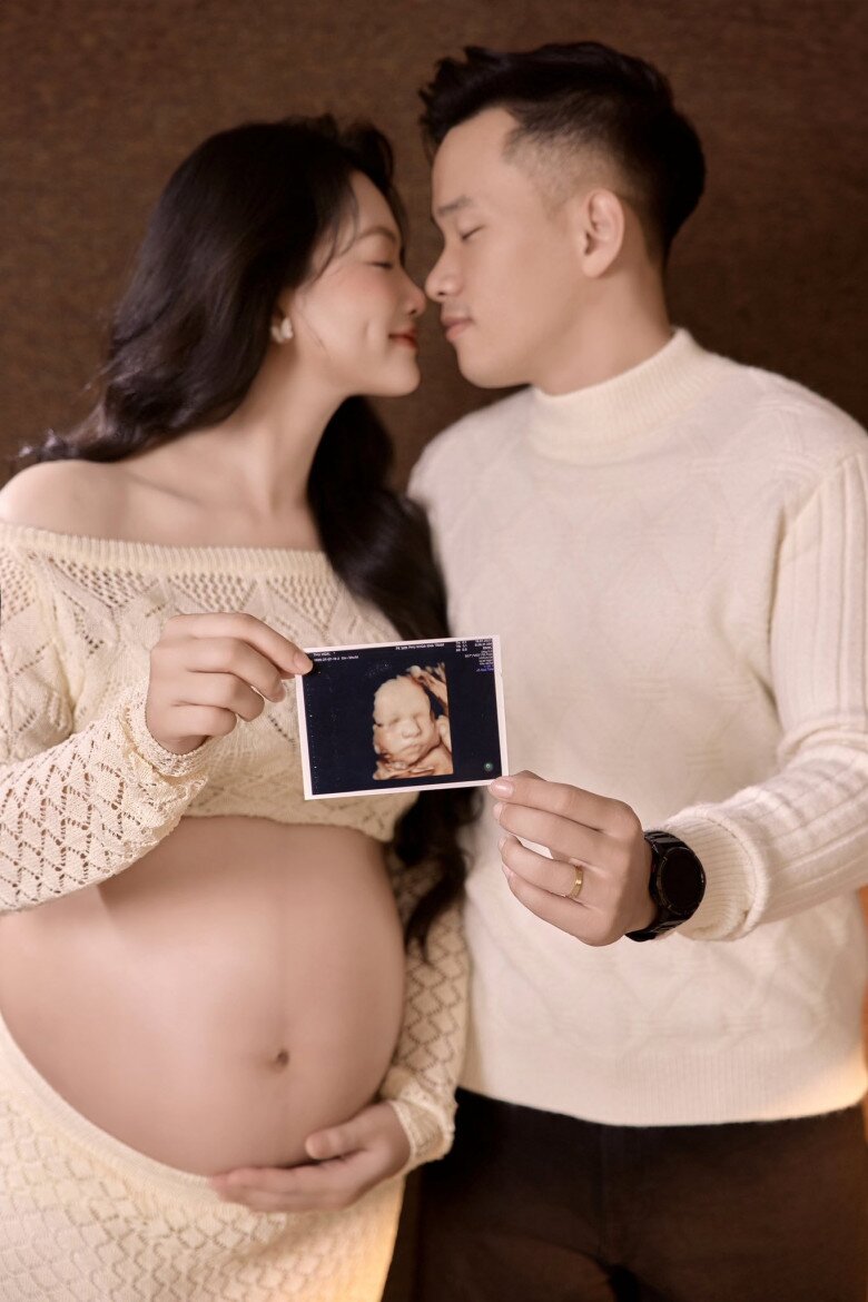 Hoa khôi 1m74 lộ diện rạng rỡ sau 2 tháng ở ẩn sinh con với thầy giáo pickleball, quý tử đầu lòng trộm vía đốn tim - 8