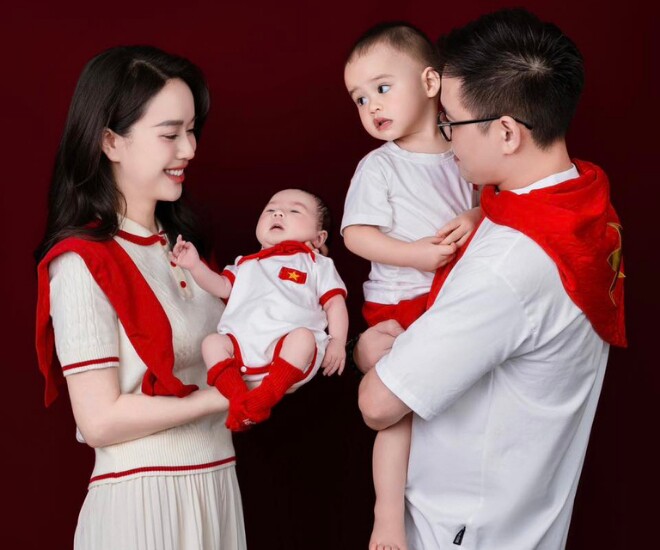 MC trẻ xinh nhất VTV nói về chuyện đẻ con thứ 3 với chồng Tiến sĩ, bị &#34;mắng hội đồng&#34; vì đi làm sớm sau sinh - 1