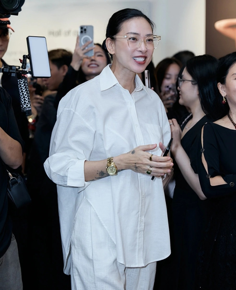 Dàn mẹ bỉm nổi tiếng Vbiz và nỗi lo sữa mẹ sau sinh: Người nhập viện cấp cứu, người đau điếng vì vòng 1 căng cứng - 3