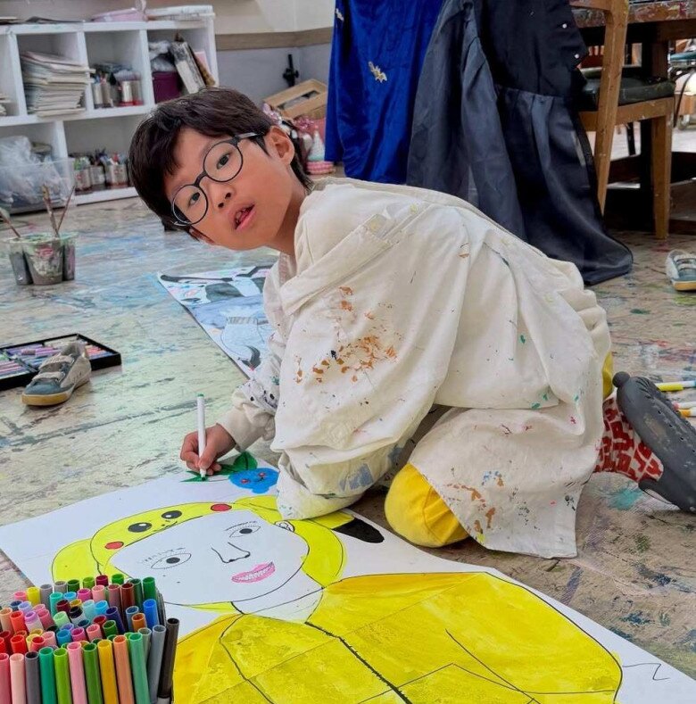 Sao nữ thông báo sinh con bằng tinh trùng của chồng cũ, cho con trai lớn học trường quốc tế 12 tỷ - 5