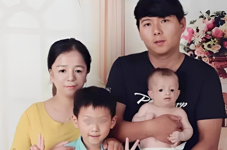 Sinh con có ngoại hình khác lạ, người mẹ đứng không vững khi nhìn thấy mặt con, ê-kíp y tế thở dài xót xa - 2