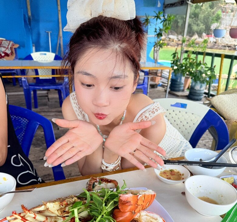 Tiểu thư Sài thành khoe bụng bầu vượt mặt với chồng đại gia, nhóc tỳ được kỳ vọng hưởng gen từ mẹ hoa khôi - 7