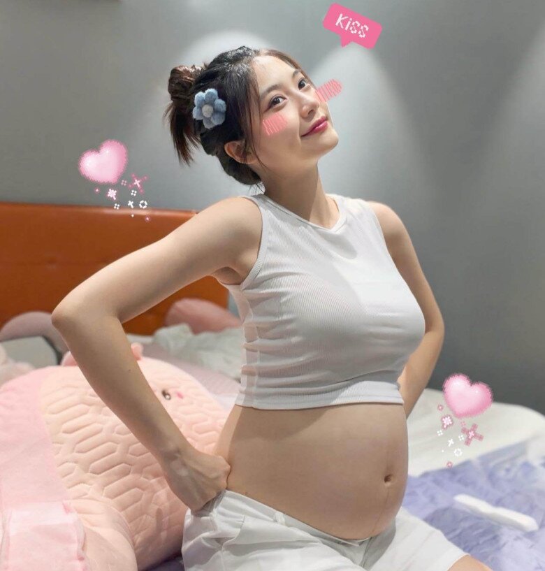 Tiểu thư Sài thành khoe bụng bầu vượt mặt với chồng đại gia, nhóc tỳ được kỳ vọng hưởng gen từ mẹ hoa khôi - 5