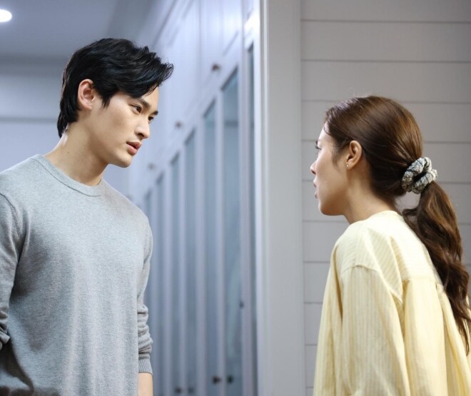 Bạn gái cũ gả vào hào môn luôn sỉ nhục tôi trong buổi họp lớp, nhưng bố chồng cô lại cung kính với tôi - 1