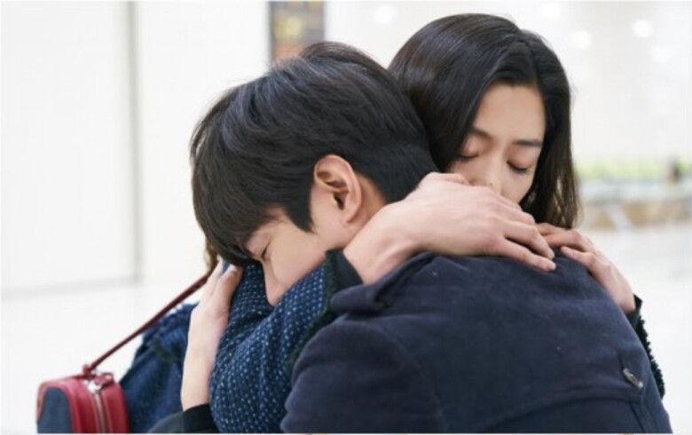 Biếu mẹ chồng 10 triệu mỗi tháng nhưng về quê thấy cảnh trước sân nhà, tôi xấu hổ vô cùng - 2