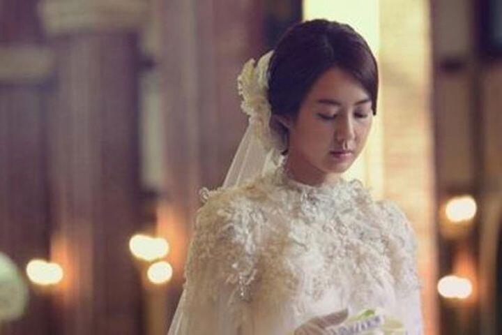 Bố dượng cho 100 triệu làm hồi môn, đám cưới một vị khách lạ đến tặng 1 tỷ, tôi quỳ khóc không thành tiếng - 2