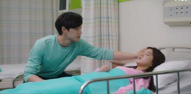 Đang lau người cho vợ, mẹ khuyên lấy vợ mới, tôi đáp một câu khiến bà run tay đánh rơi điện thoại - 2