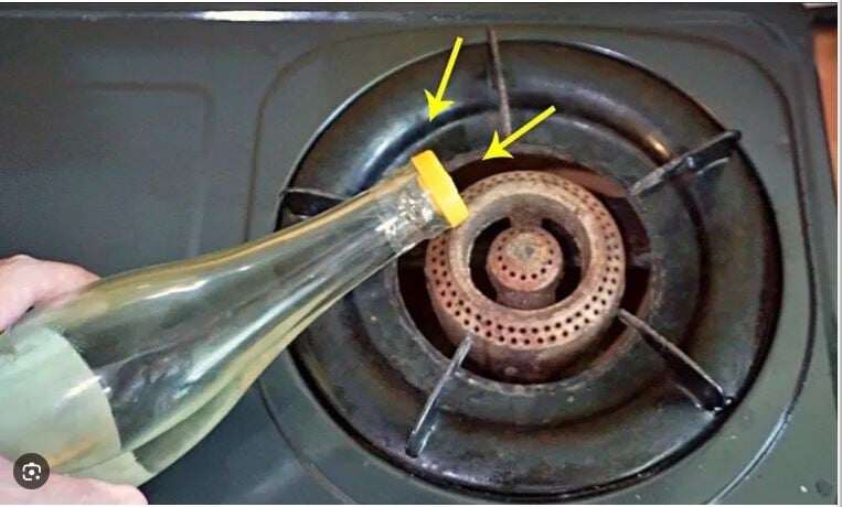 Rắc muối lên bếp gas có tác dụng rất mạnh, giải quyết ngay rắc rối nhiều gia đình gặp phải - 2