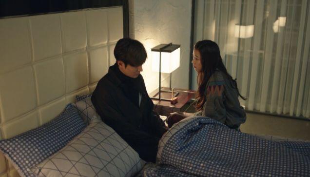 Sau cưới ở lại nhà mẹ chồng ít ngày, em trai chồng nửa đêm lẻn vào phòng tôi nói: "Mau chạy đi!" - 1