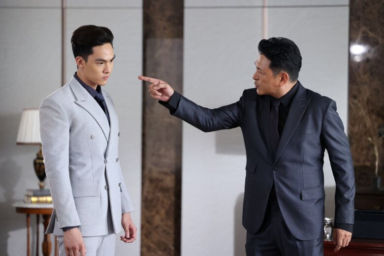 Sau khi ly hôn, bố chồng cũ lén đến tìm tôi, hôm sau ông chuyển vào nhà tôi ở luôn - 2