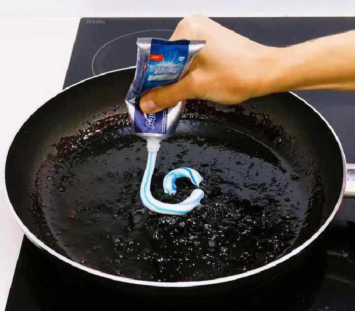 Thử cho kem đánh răng vào nồi chảo, tôi sốc khi thấy kết quả sau 30 phút! - 3