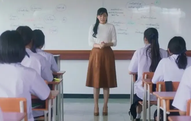 Thư tình của tôi bị cô giáo chủ nhiệm phát hiện, bắt đọc to trước lớp, đọc xong cô gục khóc - 2