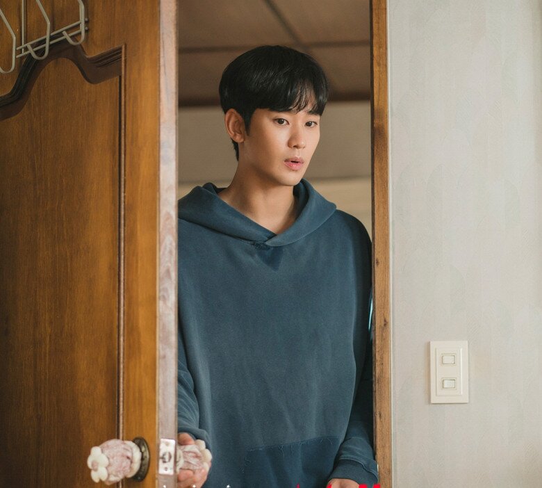 Vợ cũ cứ 2 ngày lại đến thăm con một lần, thấy cảnh sau cánh cửa tôi chết lặng - 2