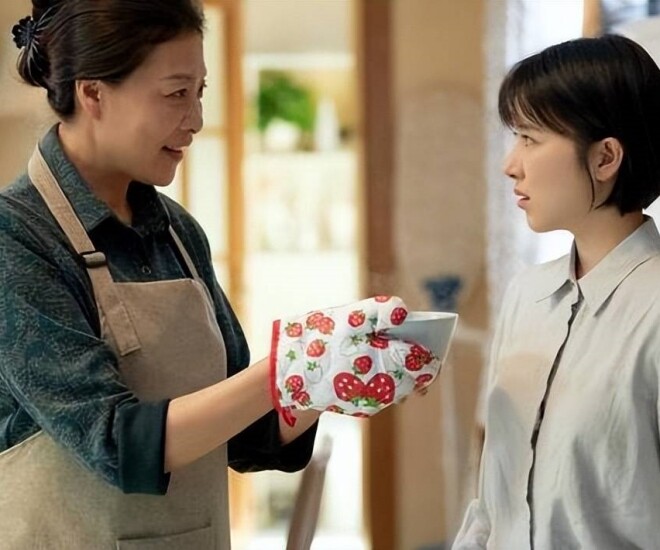 Vừa sinh con xong chồng liền đưa đơn ly hôn, tôi ký không do dự nhưng 1 phút sau anh đã hối hận - 1