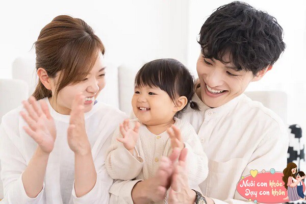 Bố mẹ nói nhiều hay ít sẽ làm tăng khoảng cách chỉ số IQ của trẻ sau 4 năm - 5