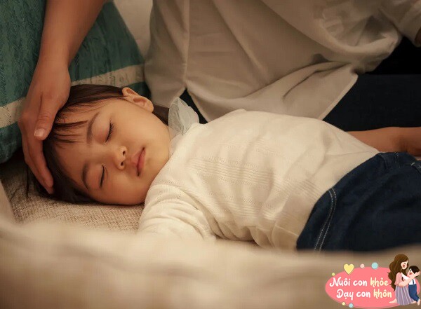 Trẻ ngủ với mẹ và không ngủ với mẹ: Hai cách khác nhau của tuổi thơ tạo ra khác biệt lớn khi trưởng thành - 5
