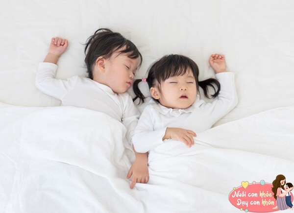 Trẻ ngủ với mẹ và không ngủ với mẹ: Hai cách khác nhau của tuổi thơ tạo ra khác biệt lớn khi trưởng thành - 7