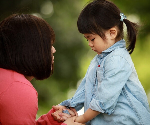 Câu nói “Đây là đồ của con'' tưởng vô hại nhưng gieo mầm ích kỷ, bố mẹ EQ cao dạy con lòng biết ơn - 1