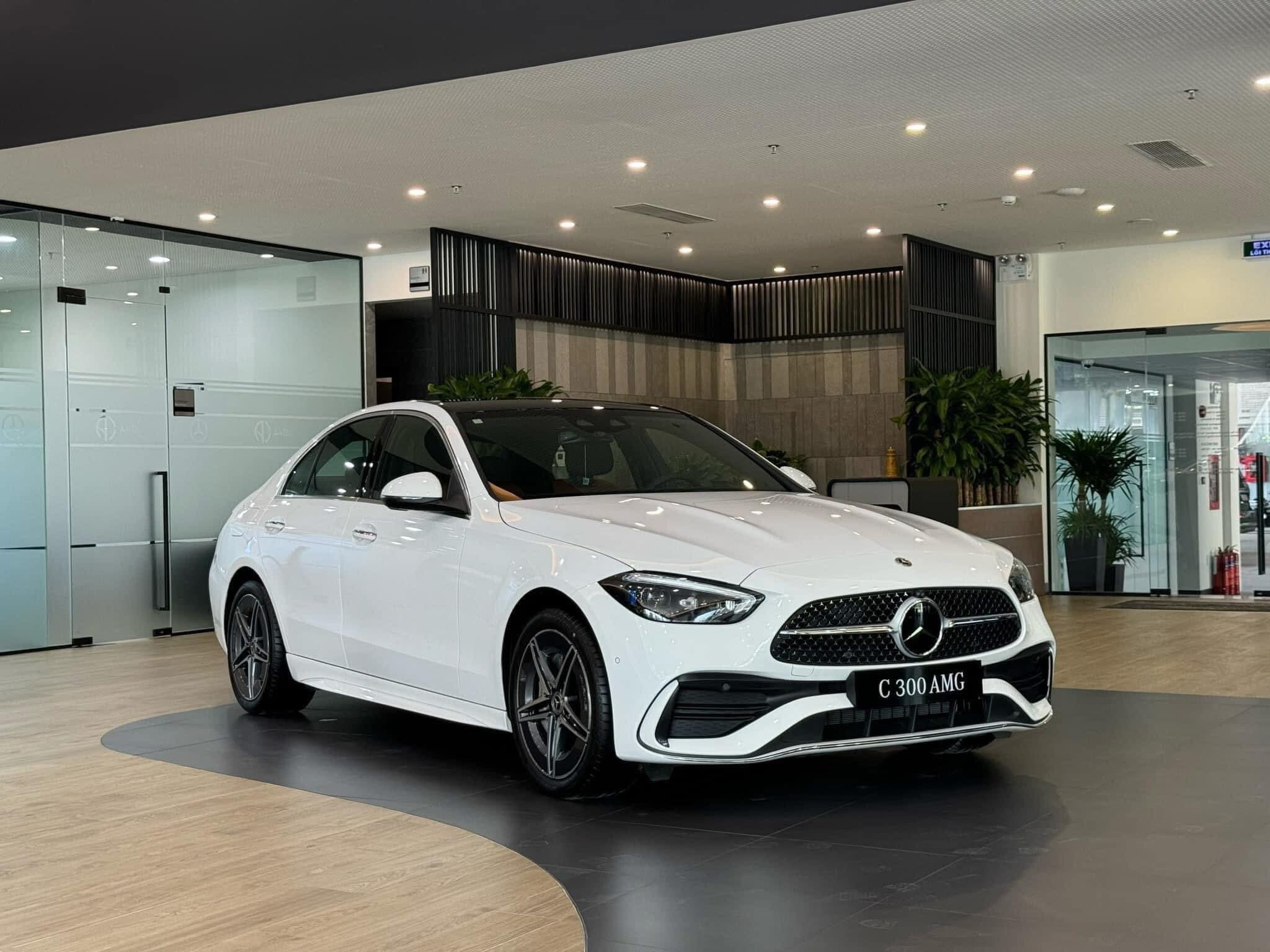 Mercedes-Benz C-Class tại Việt Nam bị triệu hồi vì lỗi khoá cửa - 1