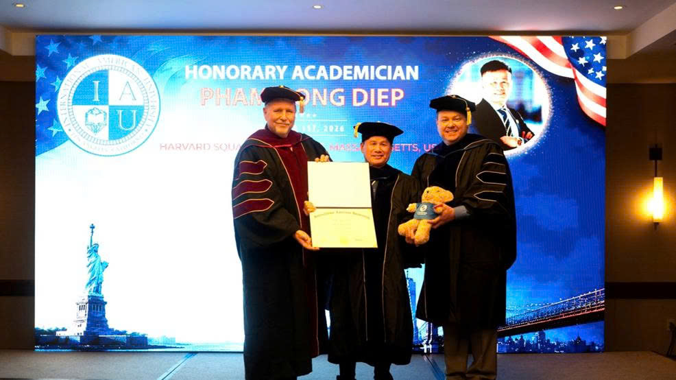 Doanh nhân Phạm Hồng Điệp được International American University trao tặng danh hiệu Viện sĩ Danh dự - 1