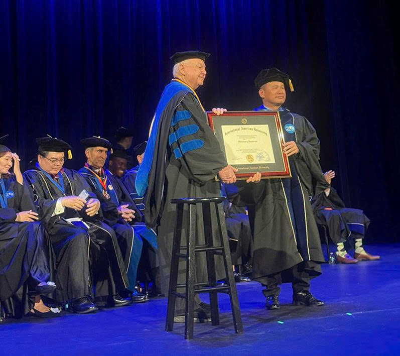 Doanh nhân Phạm Hồng Điệp được International American University trao tặng danh hiệu Viện sĩ Danh dự - 6