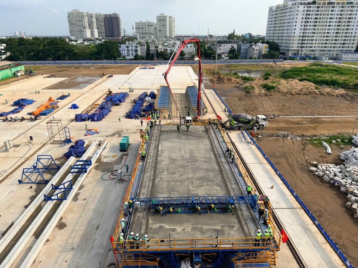 Đường sắt tốc độ cao Hà Nội - Quảng Ninh và Bến Thành - Cần Giờ đồng loạt thi công những phiến dầm đầu tiên - 1