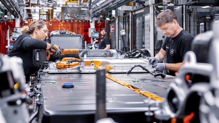 Mercedes-Benz có thể đóng cửa hai nhà máy tại Đức vì giá nhân công cao - 2