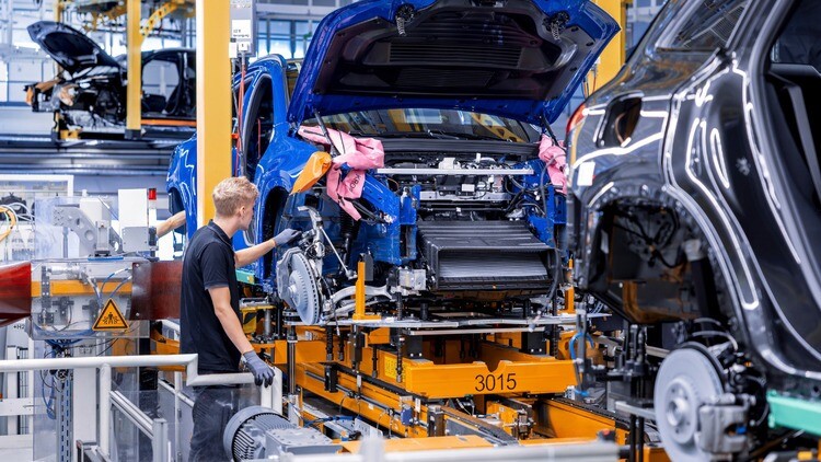 Mercedes-Benz có thể đóng cửa hai nhà máy tại Đức vì giá nhân công cao - 3