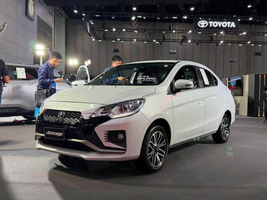Mitsubishi Attrage bản nâng cấp lộ diện và có mức tiêu thụ nhiên liệu đáng kể - 1