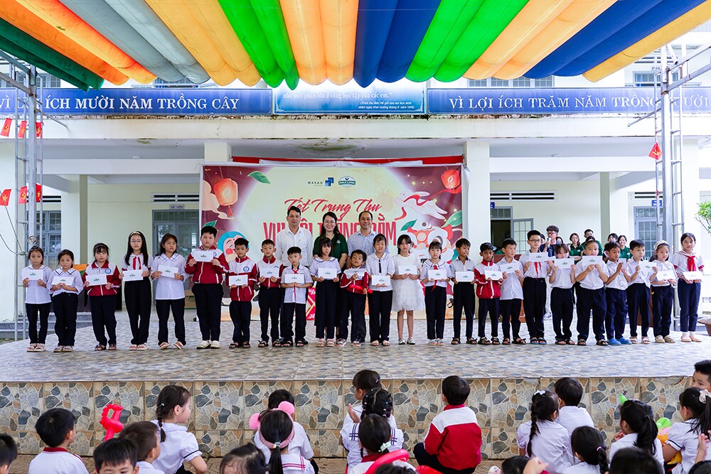 Phúc Long mang niềm vui đến hơn 400 trẻ em Phường B’lao - 4