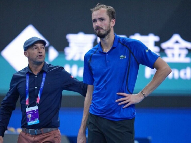 Thể thao - Medvedev phân trần vụ đánh bóng trúng khán giả, Djokovic nhớ lại cú sốc 6 năm trước