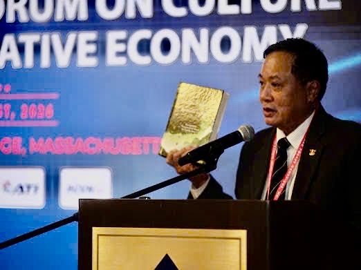 Nhà văn, nhà nghiên cứu Nguyễn Xuân Tuấn được Đại học Nobel (Hoa Kỳ) tặng bằng Tiến sĩ danh dự - 2