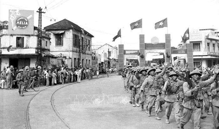 Những người lưu giữ ký ức Ngày Giải phóng Thủ đô qua ống kính  - 5