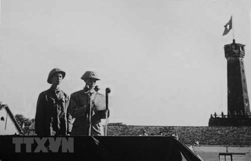 Những người lưu giữ ký ức Ngày Giải phóng Thủ đô qua ống kính  - 7