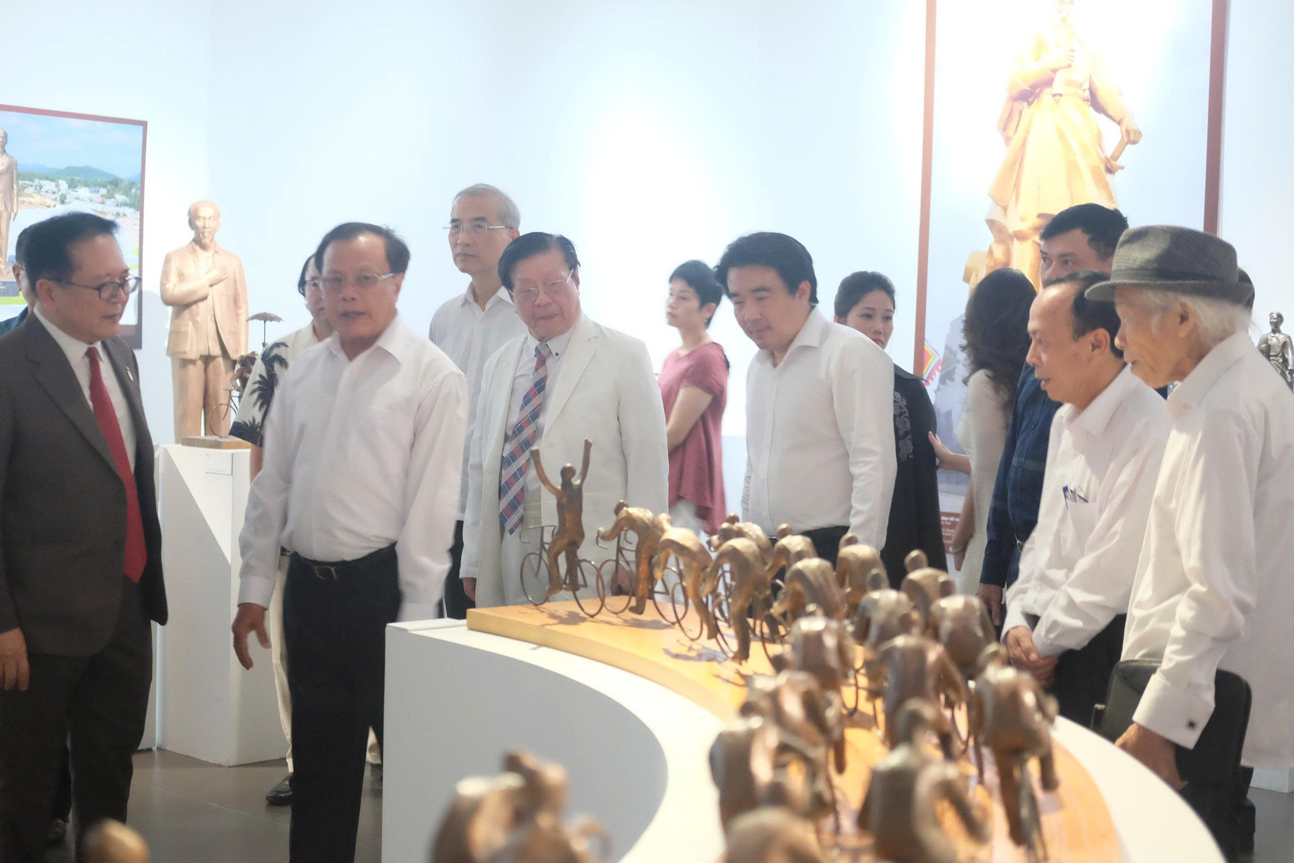 “Chuyện nhỏ, chuyện to” cùng nhà điêu khắc, họa sĩ, NSND Vương Duy Biên - 2
